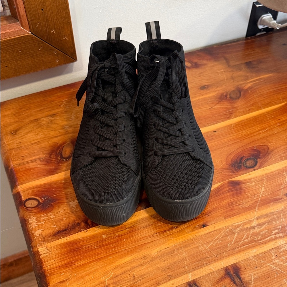Fabletics Monterey Knit High Top Black High-Top Sneakers reflective